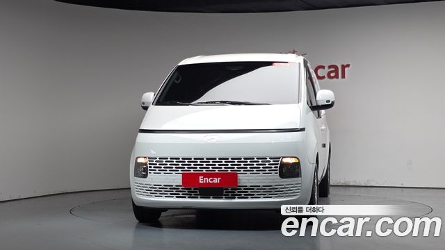 Hyundai Staria 2025 — photo 3