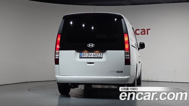 Hyundai Staria 2025 — photo 4