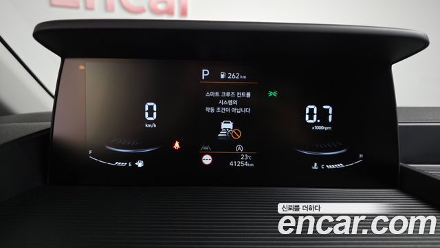 Hyundai Staria 2025 — photo 11