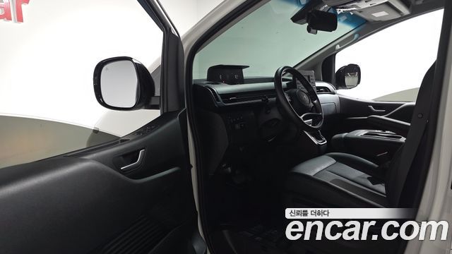 Hyundai Staria 2025 — photo 13