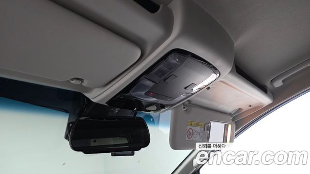Hyundai Staria 2025 — photo 25