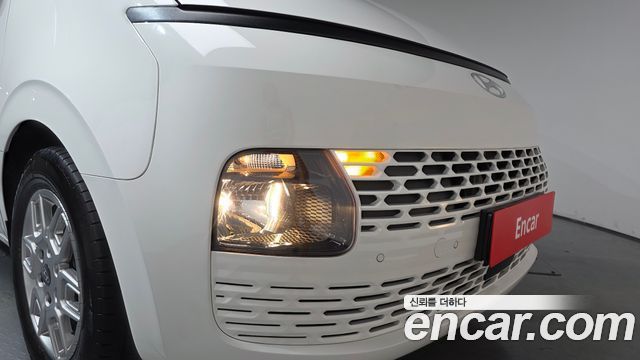 Hyundai Staria 2025 — photo 8