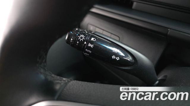 Hyundai Staria 2025 — photo 28