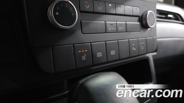 Hyundai Staria 2025 — photo 30