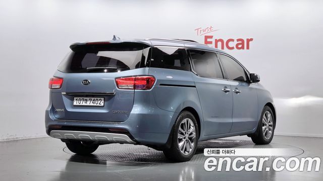 Kia Canival 2016 — photo 2