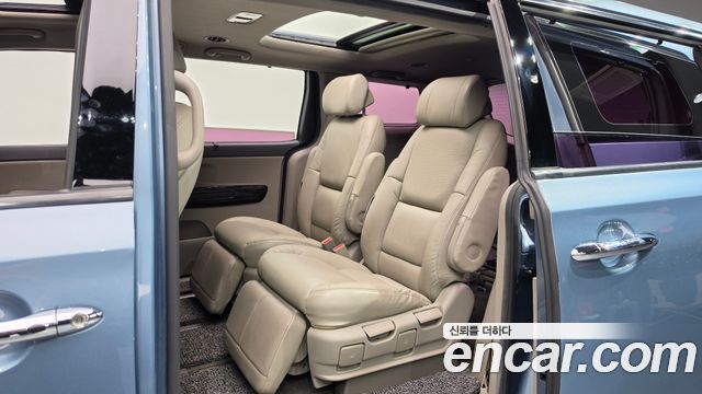 Kia Canival 2016 — photo 11