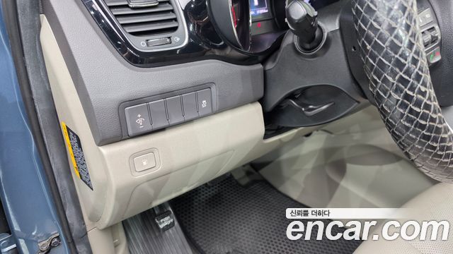 Kia Canival 2016 — photo 18