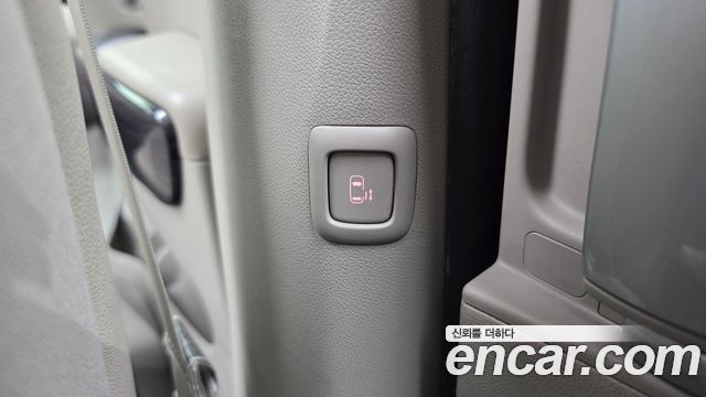 Kia Canival 2016 — photo 20