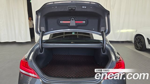 Genesis G70 2019 — photo 26