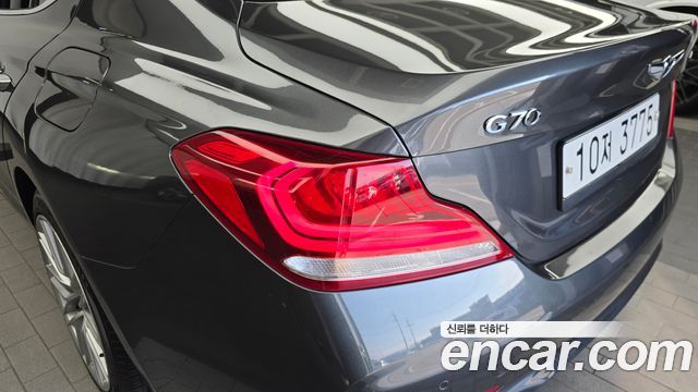 Genesis G70 2019 — photo 9