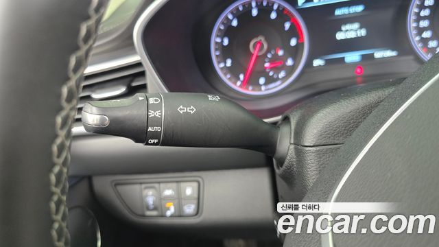 Genesis G70 2019 — photo 37