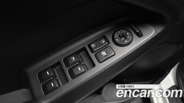 Kia K3 2013 — photo 19