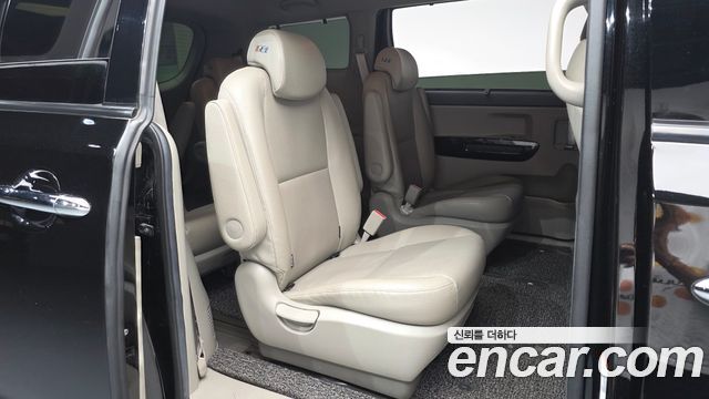 Kia Canival 2018 — photo 17