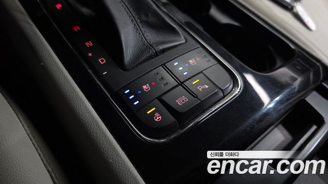 Kia Canival 2018 — photo 23