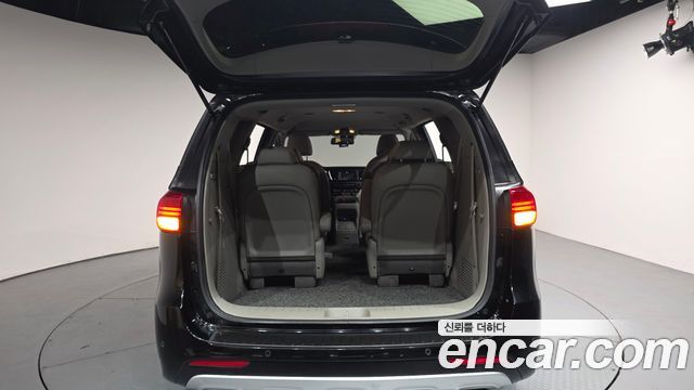 Kia Canival 2018 — photo 26