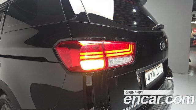 Kia Canival 2018 — photo 9