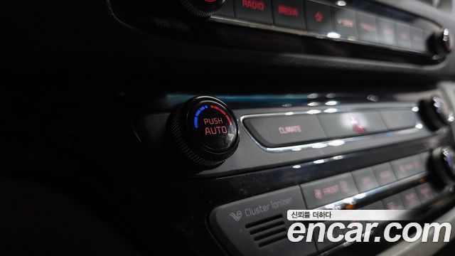 Kia Canival 2018 — photo 28