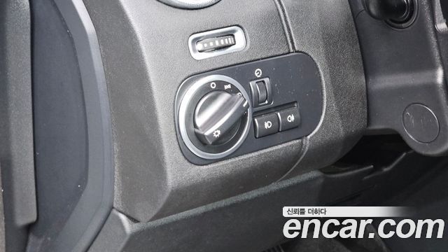 Land Rover Discovery 2016 — photo 14