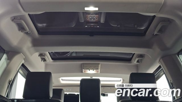 Land Rover Discovery 2016 — photo 17