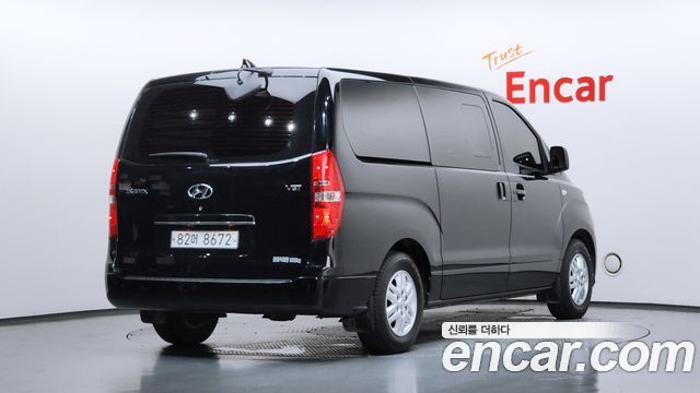 Hyundai Starex 2021 — photo 2