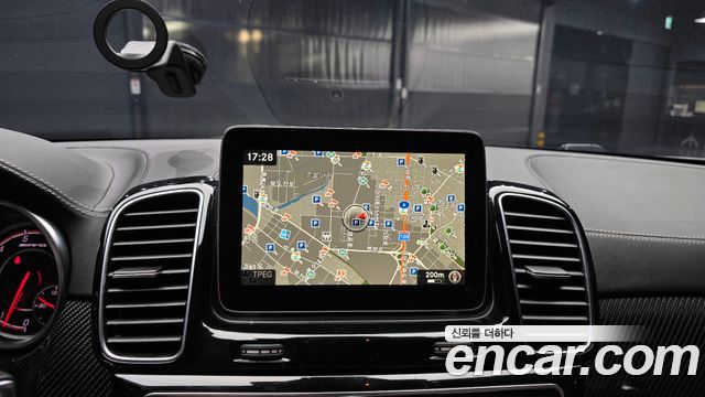 Mercedes-Benz GLE-Class 2017 — photo 20