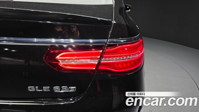 Mercedes-Benz GLE-Class 2017 — photo 9