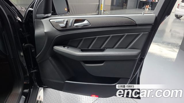 Mercedes-Benz GLE-Class 2017 — photo 15
