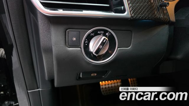 Mercedes-Benz GLE-Class 2017 — photo 28