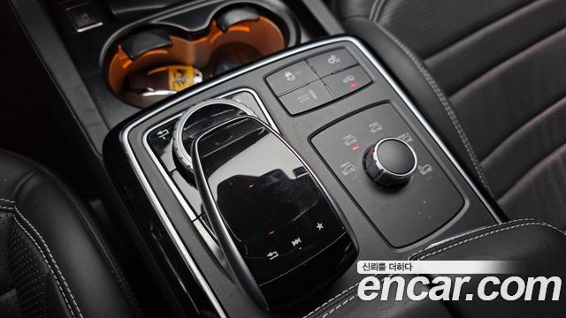 Mercedes-Benz GLE-Class 2017 — photo 32