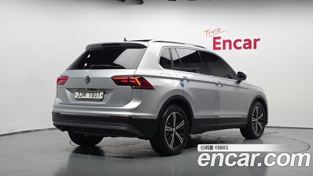 Volkswagen Tiguan 2018 — photo 2