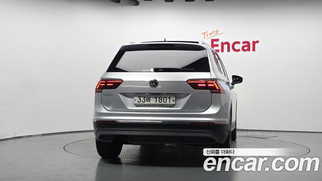 Volkswagen Tiguan 2018 — photo 4