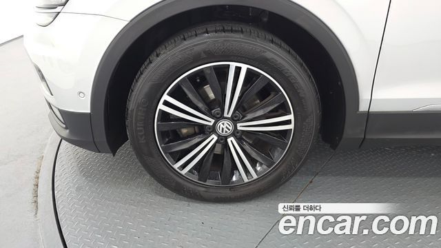 Volkswagen Tiguan 2018 — photo 5