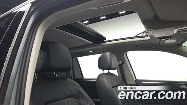 Volkswagen Tiguan 2018 — photo 15