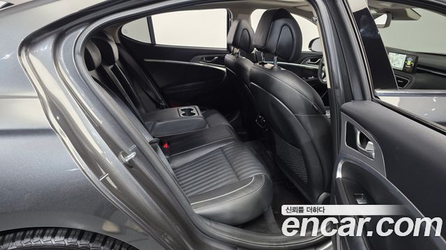 Genesis G70 2021 — photo 18