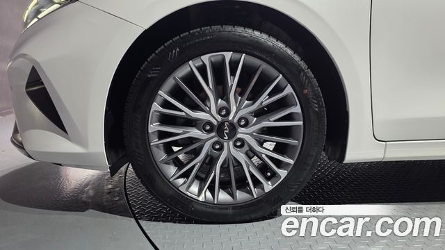 Kia K3 2022 — photo 5