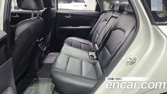 Kia K3 2022 — photo 17