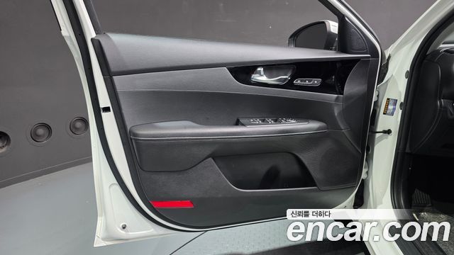 Kia K3 2022 — photo 14
