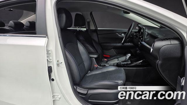 Kia K3 2022 — photo 16