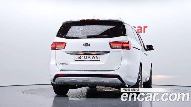 Kia Canival 2018 — photo 4