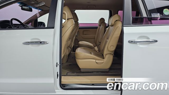 Kia Canival 2018 — photo 18