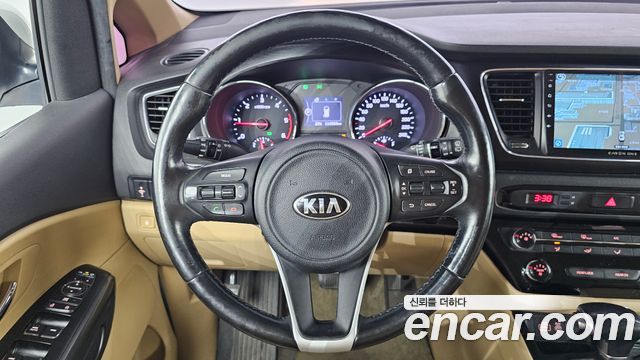 Kia Canival 2018 — photo 19