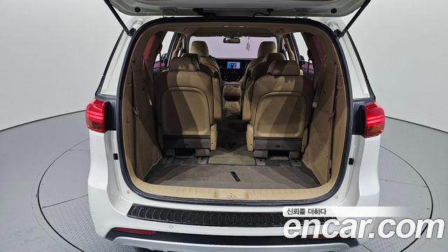 Kia Canival 2018 — photo 32