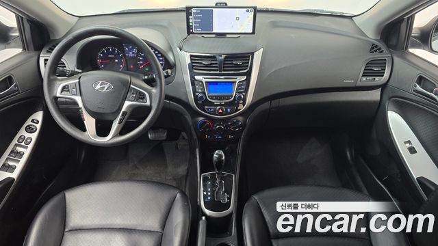 Hyundai Accent 2012 — photo 10