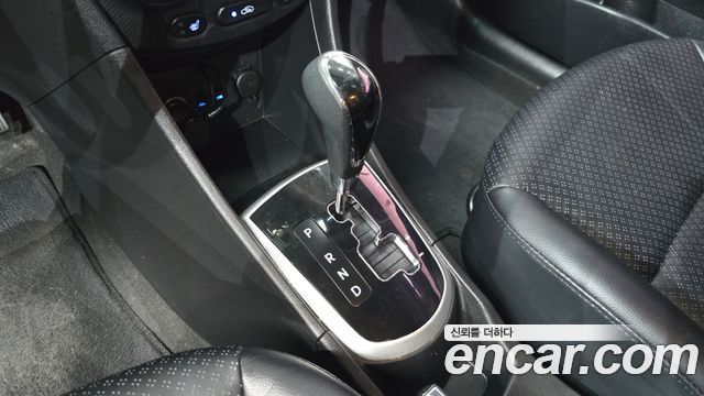 Hyundai Accent 2012 — photo 12