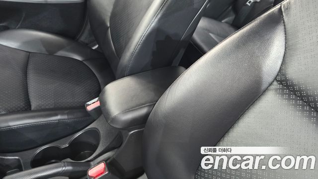 Hyundai Accent 2012 — photo 25