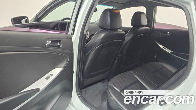 Hyundai Accent 2012 — photo 29