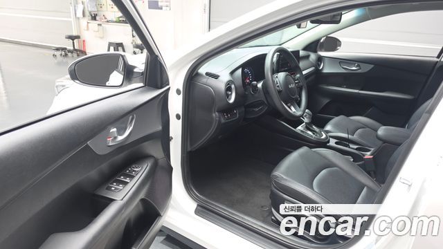 Kia K3 2022 — photo 13