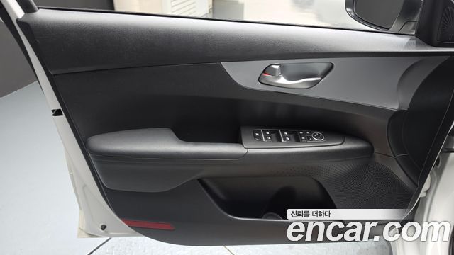 Kia K3 2022 — photo 14