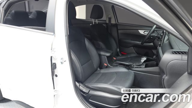 Kia K3 2022 — photo 16
