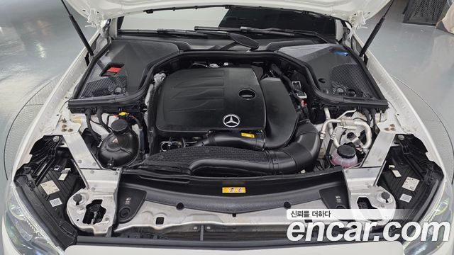 Mercedes-Benz E-Class 2021 — photo 6